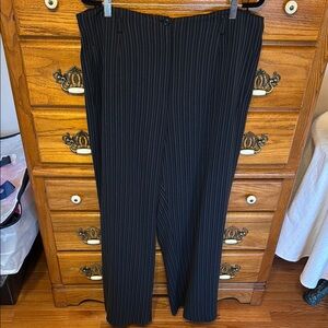 JONES NEW YORK (Vintage) 18W Black Pinstripe Trousers